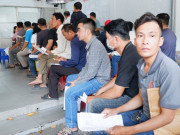 Tin tức - Đông người đi cấp, đổi giấy phép lái xe ở TPHCM