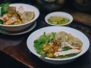 Lifestyle - Ở Sài Gòn có tiệm hủ tiếu hơn 60 năm “không ngủ”, công thức chỉ được truyền cho phụ nữ, không ngày nào vắng khách