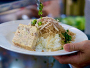 Lifestyle - Tiệm cơm tấm Sài Gòn bán 6 tháng nghỉ 6 tháng vẫn đông khách, nổi tiếng với món chả cua công thức 60 năm độc quyền