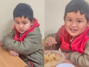 Tin tức - Phía sau tô mì nấu vội của cô giáo vùng cao dành cho học trò: Có những đứa trẻ hiểu chuyện đến đau lòng!