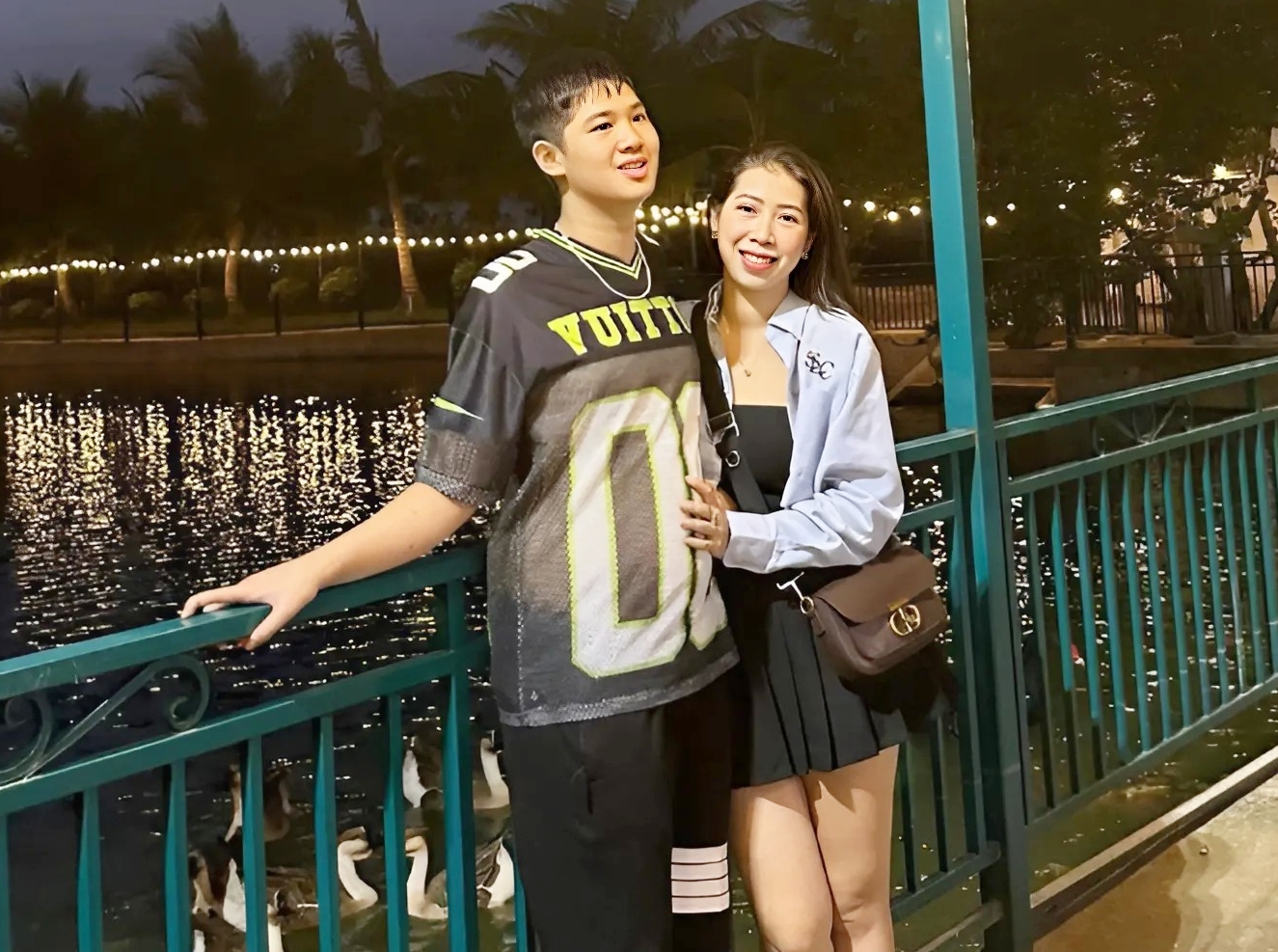 Với mẹ, con là món quà vô giá