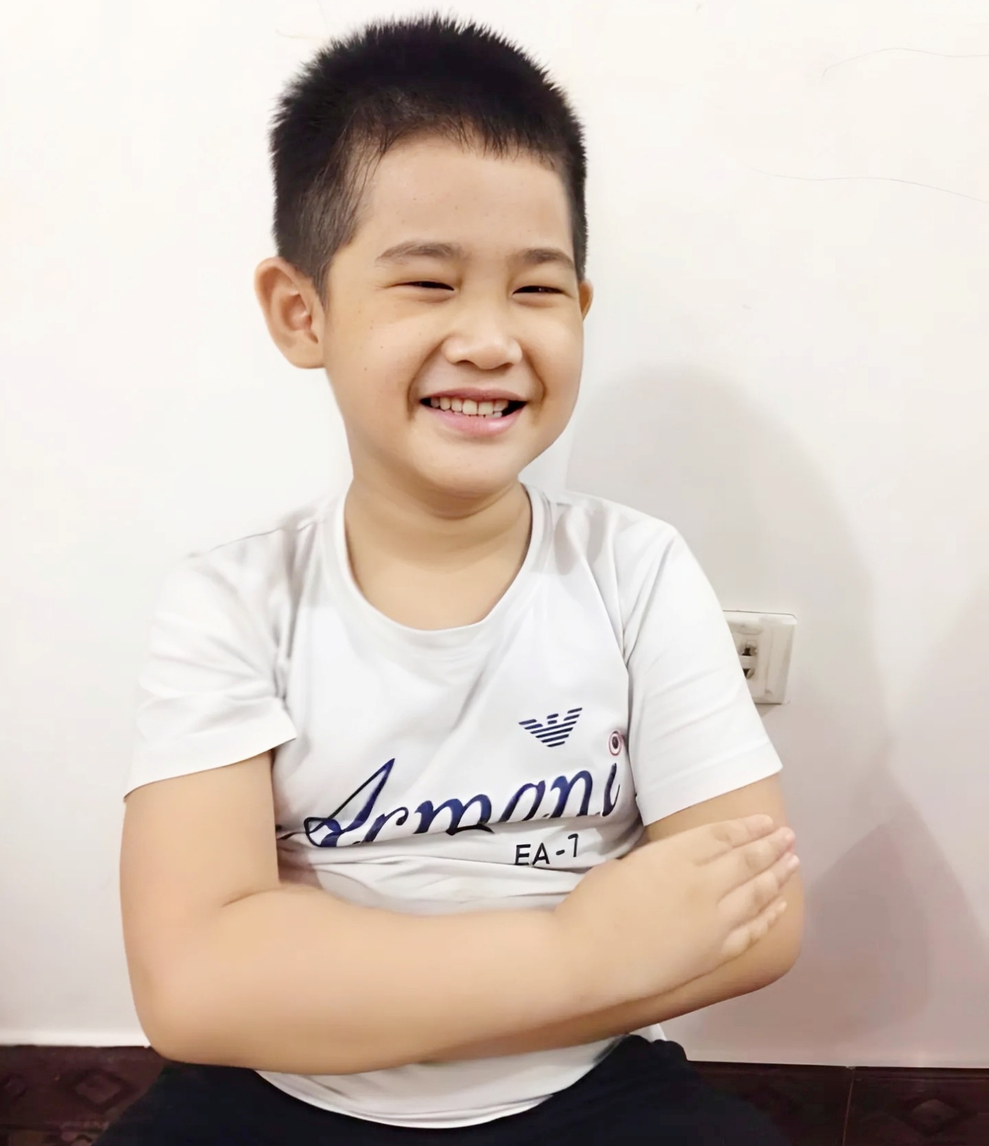 Đó là một cậu bé đáng yêu, ngoan ngoãn và rất biết nghe lời