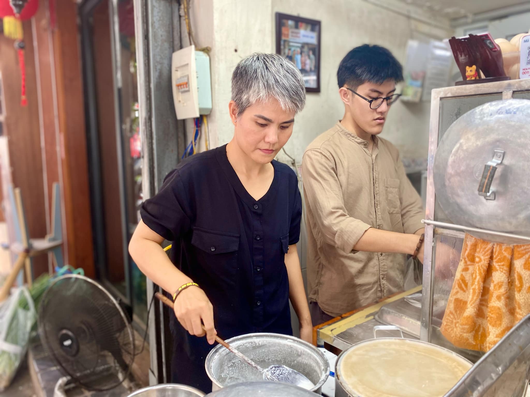 Quán phở treo nổi tiếng của gia đình chị Lệ