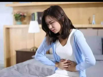 Cô gái bị cắt 176 khối u xơ chi chít trong tử cung, bác sĩ chỉ ra nguyên nhân căn bệnh khiến cô ngỡ ngàng