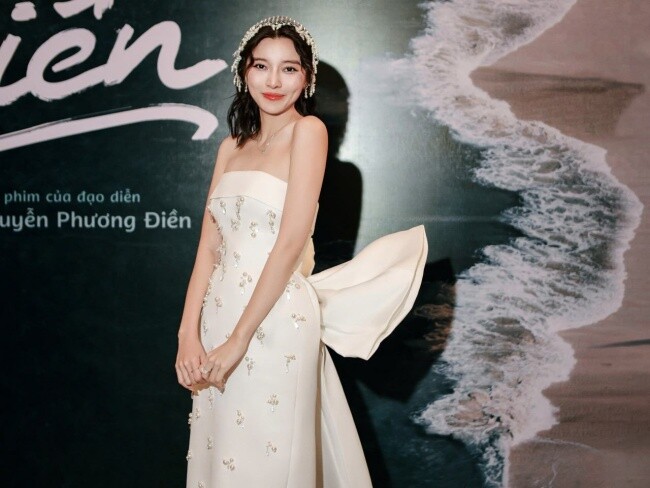 Cao Thái Hà tại sự kiện ra mắt phim Mẹ Biển.