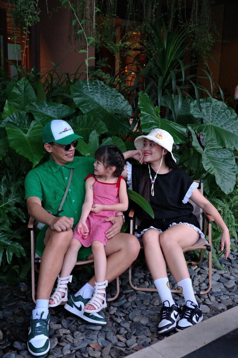 amp;#34;Anh ruộtamp;#34; kém 12 tuổi của NSƯT Kiều Anh: Từ bốc vác giờ ở nhà 10 tỷ, con gái 5 tuổi khéo diễn giống cha - 13