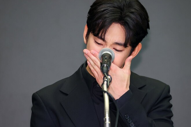Kim Soo Hyun phủ nhận việc hẹn hò trẻ vị thành niên.