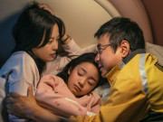 Giải trí - Ngược Dòng Cuộc Đời - phim đang được xem nhiều nhất tại VN: "Chữa lành" tổn thương từ khủng hoảng thất nghiệp tuổi trung niên