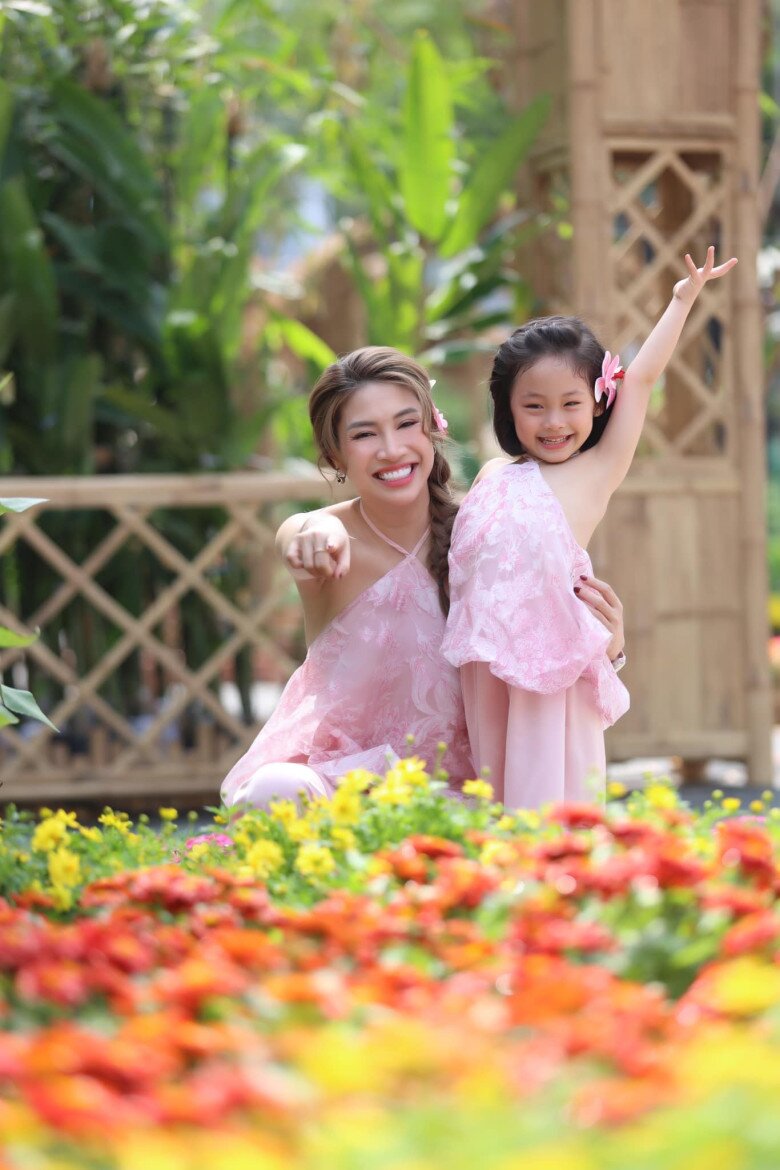 Con gái đáng yêu của Pha Lê.