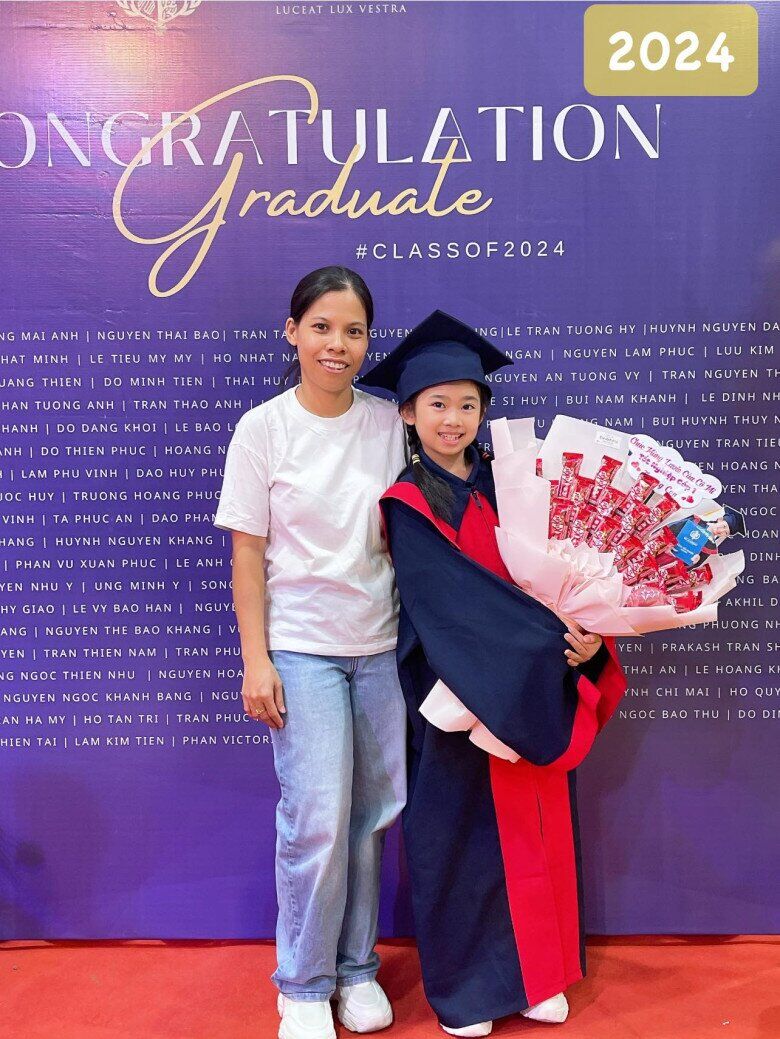 Con gái Mai Phương tốt nghiệp cấp 1 ở trường quốc tế.