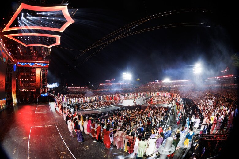 Hàng chục nghìn khán giả quy tụ tại 2 đêm concert Anh trai vượt ngàn chông gai.