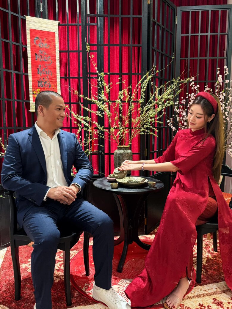 Nhiếp ảnh gia Nguyễn Long luôn tạo điều kiện để Khánh Vân theo đuổi đam mê.