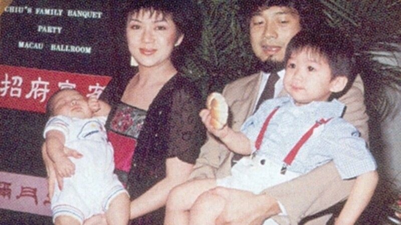 Phùng Bửu Bửu bên người chồng đầu tiên và 2 con trai.
