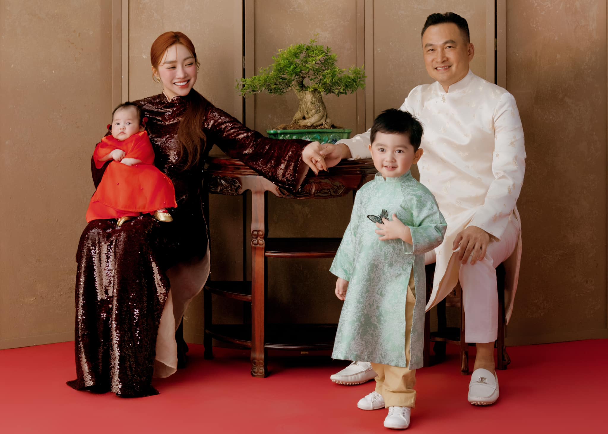 Nam diễn viên có cuộc sống viên mãn bên vợ kém 16 tuổi.