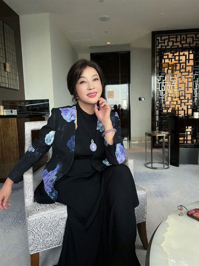 Lưu Hiểu Khánh không quan tâm tới những thông tin tiêu cực từ người tình.