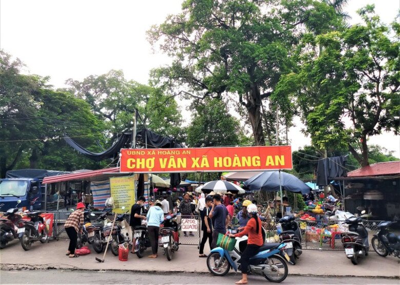 Ngôi chợ hơn trăm tuổi giữa lòng Bắc Giang: Lúc nào cũng sầm uất, được công nhận là di tích lịch sử quốc gia - 1