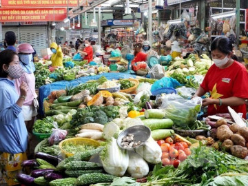 Giữa lòng Đà Nẵng có ngôi chợ đầu mối lớn bậc nhất thành phố, được mệnh danh là khu chợ không ngủ