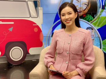 Nữ MC thời tiết đài VTV sinh con xong vẫn quá xinh đẹp, vừa trang điểm ra ngoài đã bị chồng đại gia gọi điện ghen tuông