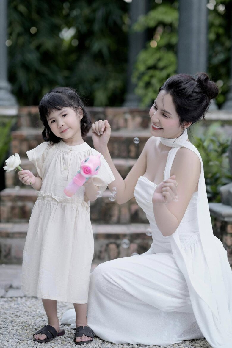 Á khôi sinh viên 23 tuổi làm single mom, bị bạn trai cũ amp;#34;bùngamp;#34; trợ cấp 5 triệu/tháng, nhìn con đi học ngồi một góc mà thương - 4