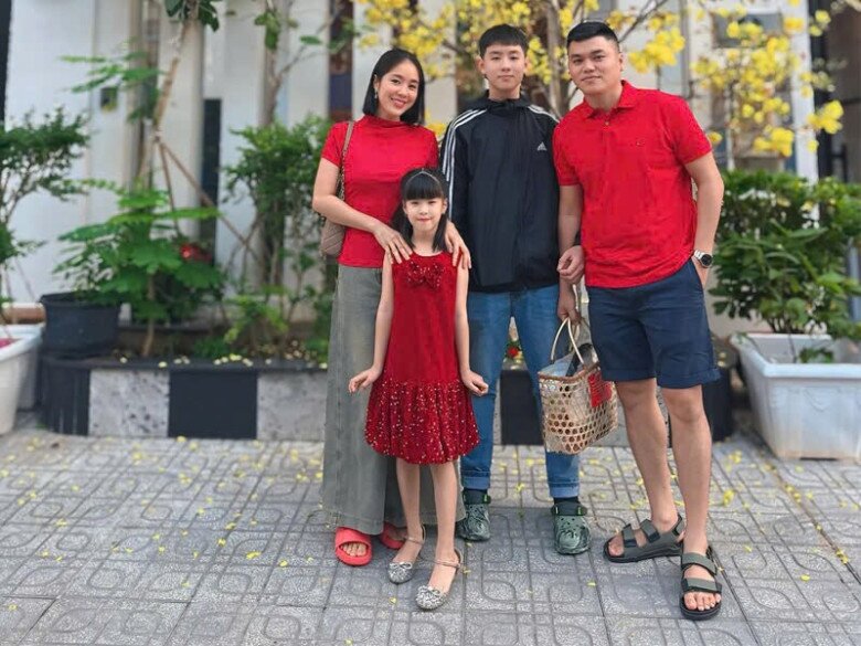 Gia đình toàn người cao của Lê Phương - Trung Kiên.