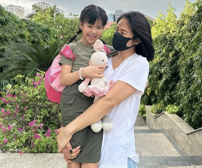 Lê Phương khoe con gái 6 tuổi xinh đẹp giống hệt bố, Quách Ngọc Tuyên vội bình luận - 1