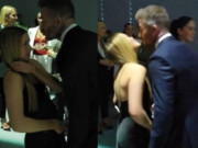 Yêu con - Khoảnh khắc David Beckham cười gượng khi bị con gái Harper né hành động thân mật nơi đông người