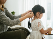 Yêu con - Con gái dậy thì hỏi chuyện nhạy cảm, mẹ tảng lờ đi, câu nói tiếp theo của đứa trẻ khiến bà toát mồ hôi