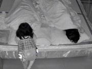 Yêu con - Bố mẹ cãi nhau, camera ghi lại việc làm của con trai 2 tuổi vào sáng hôm sau khiến tất cả òa khóc