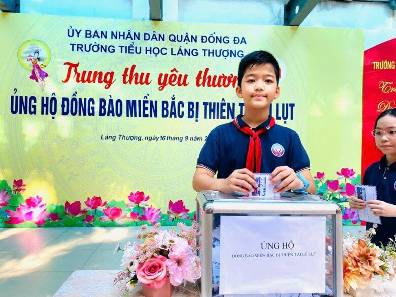 Học sinh trường Tiểu học Láng Thượng còn được chú trọng phát triển về kỹ năng, đạo đức, sẵn sàng quyên góp sẻ chia với những trường hợp khó khăn.