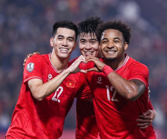 Việc cầu thủ nhập tịch Xuân Son khoác áo đội tuyển bóng đá Quốc gia đã giúp các tuyển thủ có thể triển khai nhiều chiến thuật mới mẻ, dành chiến thắng trước các đối thủ trong khu vực.