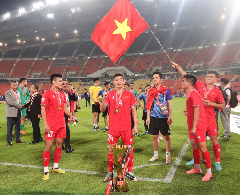 Trong tương lai, Hai Long vẫn tiếp tục có thể tiến xa, kế nhiệm những bậc tiền bối của mình.