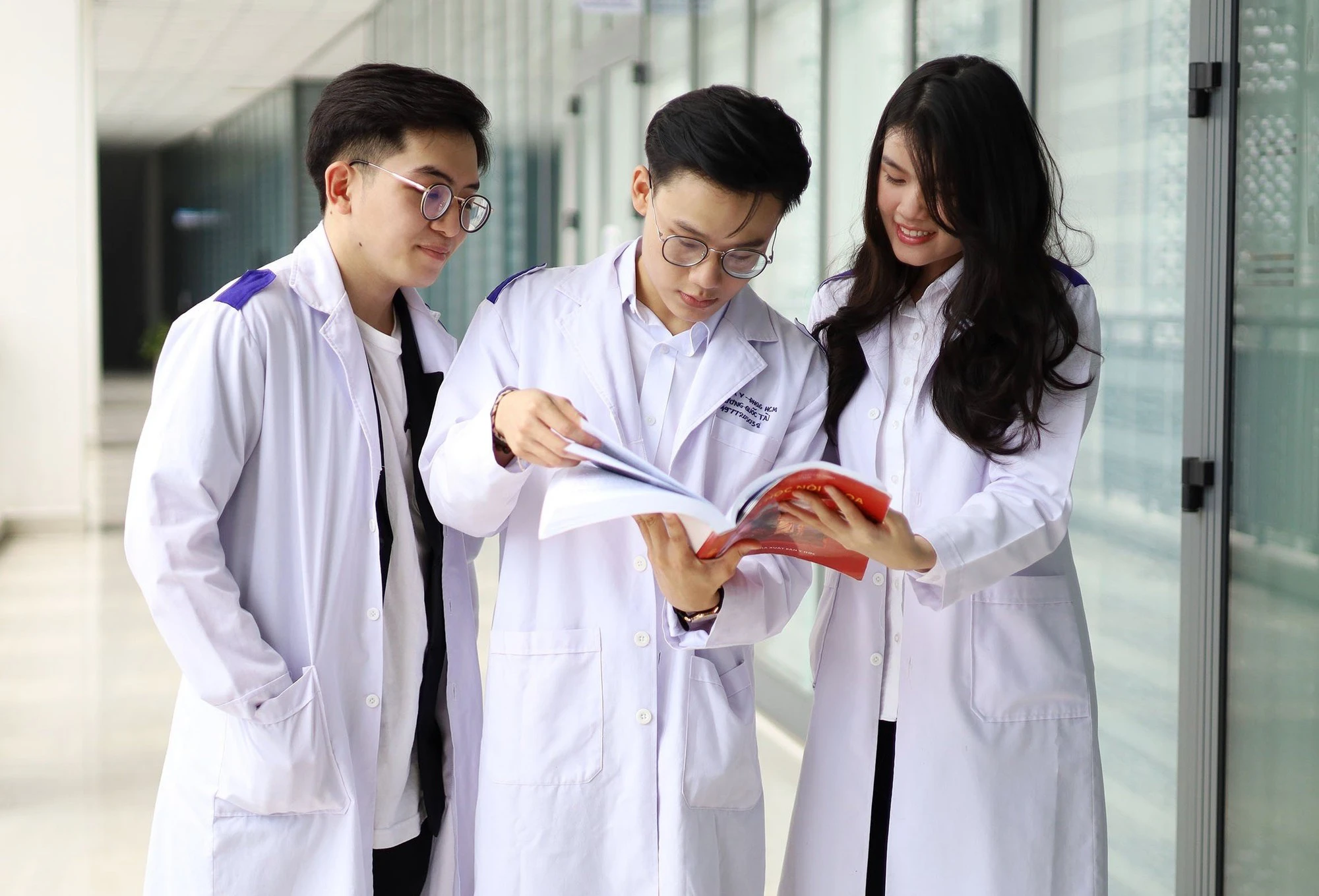 Năm 2024, trường ĐH Y Dược TP.HCM có mức điểm chuẩn ngành Dinh dưỡng học cao nhất cả nước khi cán mốc 24,1 điểm. Đây cũng là cơ sở giáo dục uy tín, đào tạo nhiều thế hệ y, bác sĩ tài giỏi ở khu vực phía Nam.