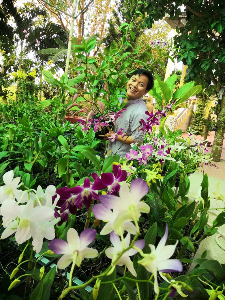 Anh Đệ có vườn lan riêng, vừa thỏa mãn đam mê trồng cây, vừa tạo được nguồn thu nhập ổn định trang trải cuộc sống, giúp đỡ các gia đình, trẻ em có hoàn cảnh khó khăn.