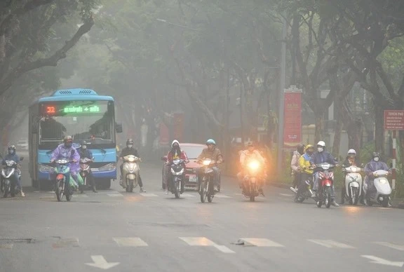 Chất lượng không khí những ngày gần đây ở Hà Nội bị ô nhiễm khá nghiêm trọng, luôn trong tình trạng báo động. Ảnh minh họa. 