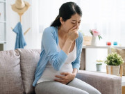 Sức khỏe - Sốt cao không đỡ, thai phụ đến viện được chẩn đoán mắc cúm phải nhập viện gấp để tránh động thai, suy tim thai