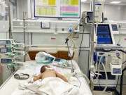 Sức khỏe - Mắc cúm A tự điều trị tại nhà 4 ngày, bé trai 7 tháng tuổi ở Phú Thọ bị biến chứng nặng, phải thở máy