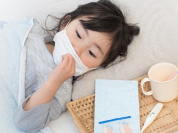 Dấu hiệu nào bố mẹ nhầm lẫn con mắc cúm với cảm lạnh thông thường, chỉ 3 ngày sau trẻ đã nguy hiểm?
