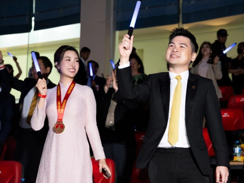 Đỗ Mỹ Linh tại cuộc họp cổ đông