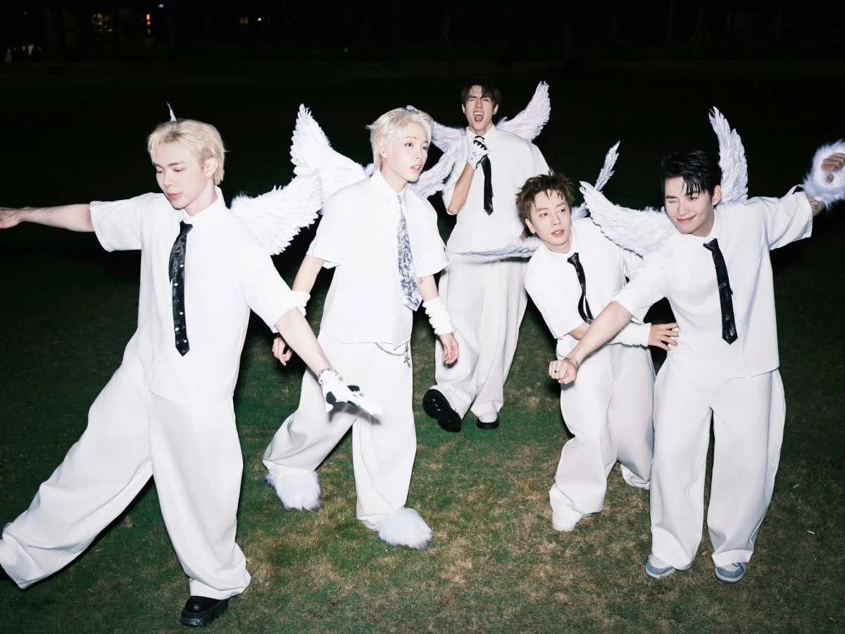 Dàn anh trai góp mặt trong ca khúc mới của Đức Phúc.