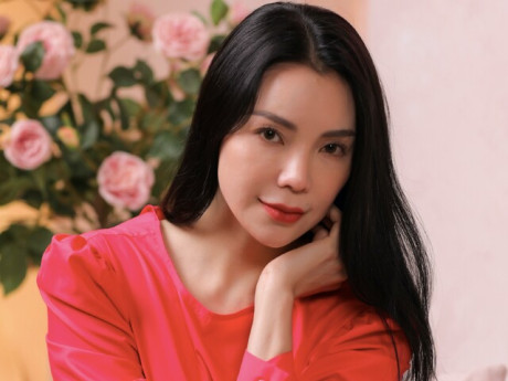 Người mẫu Trà Ngọc Hằng bị tạm hoãn xuất cảnh