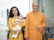 Giải trí - Bố Võ Hạ Trâm từ chùa về ăn Tết với gia đình