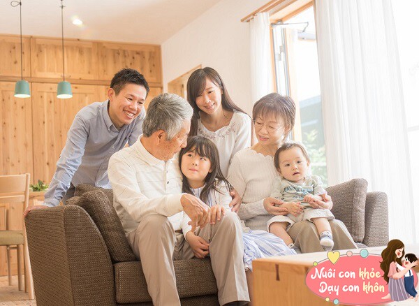 Điểm chung đều xuất phát từ tình yêu thương, mong muốn dành nhiều điều tốt đẹp cho con cháu.