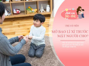 Trẻ mở bao lì xì và nói "Sao bác lì xì con ít thế?" cách bố mẹ phản ứng quyết định tính cách con trưởng thành