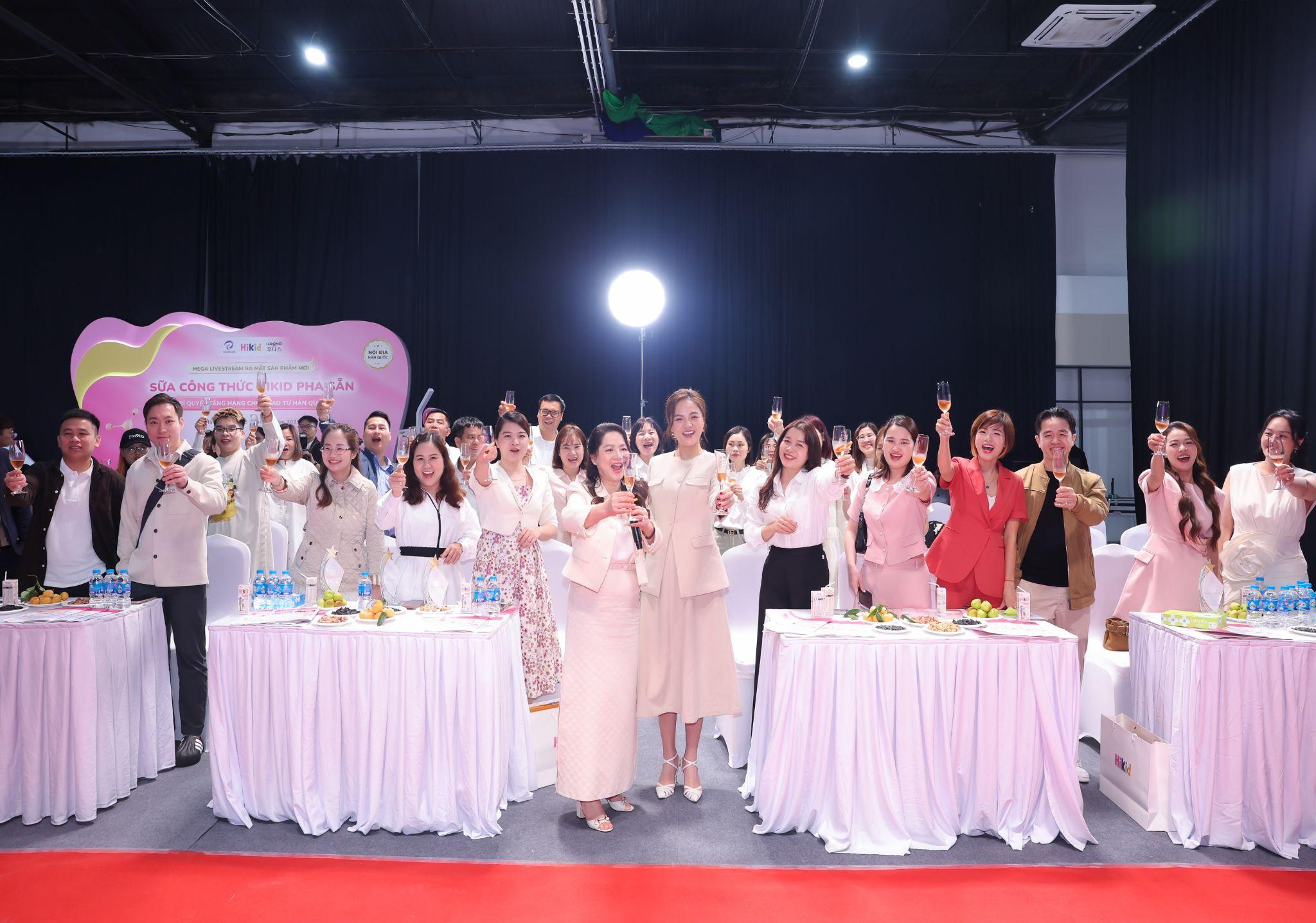 Mega Live ra mắt sữa Hikid pha sẵn với sự góp mặt của nhiều KOL, KOC và đại lý chiến lược Phương Linh