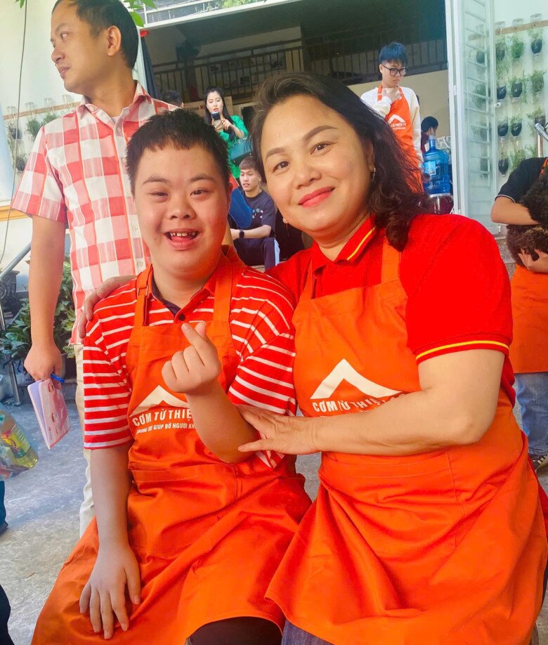 Mẹ sẽ luôn đồng hành cùng con