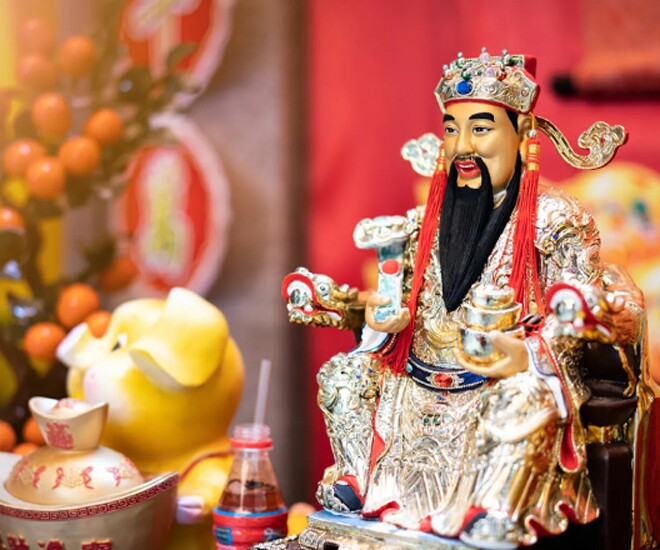 Cúng vía Thần Tài là một nét đẹp văn hóa truyền thống của người Việt Nam, thể hiện lòng biết ơn và mong muốn một cuộc sống ấm no, hạnh phúc.