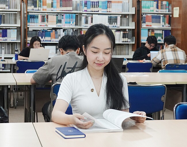 Cô gái mang dòng họ hiếm có học vấn amp;#34;siêu khủngamp;#34;, giành học bổng tiến sĩ ngành học HOT tại trường top đầu ở Mỹ - 3