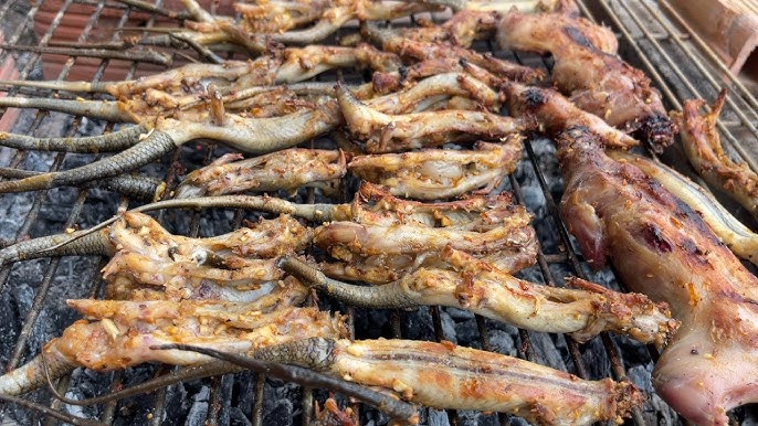 Trong các nhà hàng, quán ăn, rắn mối được làm thành món nhậu khoái khẩu