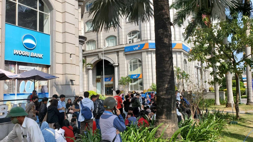 Nhiều người trong tòa nhà Flemington chạy ra ngoài