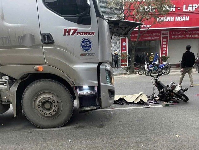 Hiện trường vụ tai nạn thương tâm.